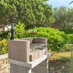 Villa With Garden A Stone'S Throw From The Sea