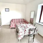 Iss Travel, La Mendula Holiday Home, 2 Bedrooms-Apartments With Private Outdoor Area