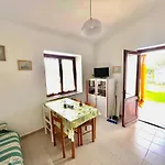 Iss Travel, La Mendula Holiday Home, 2 Bedrooms-Apartments With Private Outdoor Area