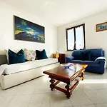 Pgs Immobiliare Srls Supramare Quadrilocale Con Balcone Vista Mare E Parcheggio Privato La Maddalena