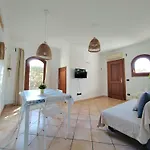 Hommy Lab - Stylish And Modern With Super Kitchen, Separate Entrance, Free Parking
