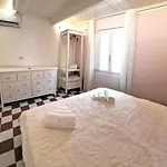 Room Cavour 80