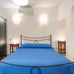 Vicolo Della Luna