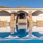 Chic Villa Antonina Num2180