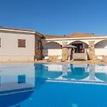 Chic Villa Antonina Num2180