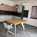 Valentina'S Garden House