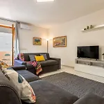 White Lilium Apartment