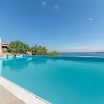 Casa Emozione With Shared Pool - Happy Rentals