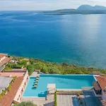 Casa Emozione With Shared Pool - Happy Rentals