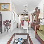 Stunning Villa Paola With Swimming Pool & Terrace!
