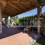 A12 - Villino Semi-Indipendente Su Tre Lati