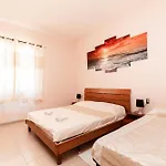 Bilo Danilo Few Minutes From Sea - Happy Rentals