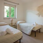 Lovely Sea View Apartment With Parking And Pool!