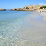 House, Just 1 Minute From The Beach