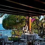 Is Morus Relais