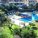 Delizioso Attico Con Piscina