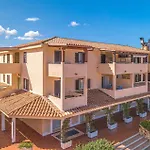 1 Bedroom Stunning Apartment In Golfo Aranci