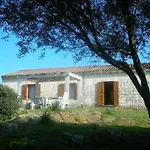 Ferienhaus Stazzo Mit Garten In Luogosanto