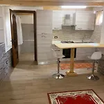 Monolocale Indipendente Nel Quartiere Residenziale Genneruxi