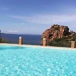 Villetta Bordo Piscina Vista Mare Wi-Fi Gratis