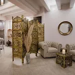 Moon'S Tower Suite&Rooms