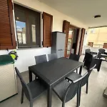 Gris I Blanca Apartment