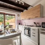 Sant'Andrea Villa- 300M From The Beach- Easy Parking- Netflix-Self Check-In