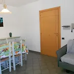 Girasole Sul Mare ,New Kitchen With Wash Disher , Air Conditioning, Garage Moto, 200 M From Centre, 300 M From Beach ,Wifi,