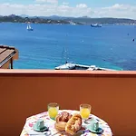 Appartamentino Panoramico...Con Finestra Sul Mare!