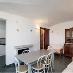 Villetta 4 Stanze Da Letto, 7 Posti, Vista Mare
