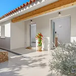 Villa La Maddalena 8&1, Vasilius
