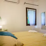 Casa Esmeralda Near The Sea With Patio!