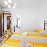 Lovely Holiday Home Near The Sea