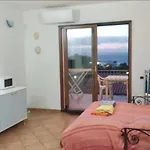 Splendido Mono Vista Mare Con Wi Fi A 100 Mt Da Spiaggia