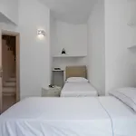 The Square Depandance