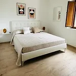 La Contra