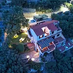 Endless Sea Views At Villa Delle Stelle