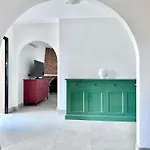 Iris House