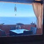 Domo In Su Mare