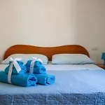 Nette Wohnung In Budoni Mit Gemeinschaftlichem Pool, Grill Und Terrasse Und Meerblick