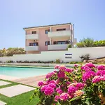 Appartamento Nuovissimo Con Piscina E Terrazza - A Due Passi Dalle Spiagge