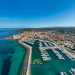 Followthesun- Camera Fronte Mare