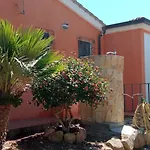 Sa Domu Nosta E Un Appartamento.