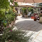 Vela Club House
