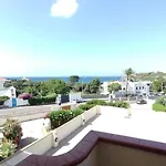 Seagle Apartment- A Stone'S Throw From The Sea