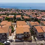 Casa Con Ampio Cortile