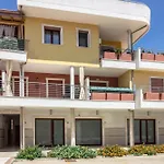 Cozy Apartment With Terrace Near The Airport!