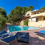 Aetos Home With Shared Swimming Pool - Porto Pino Hill