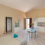 Sea View - Cozy Apartment With Parking Space