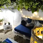 Casa Vacanze Con Giardino I Girasoli - Cin It 09006 - 9 C 2000 R4042-